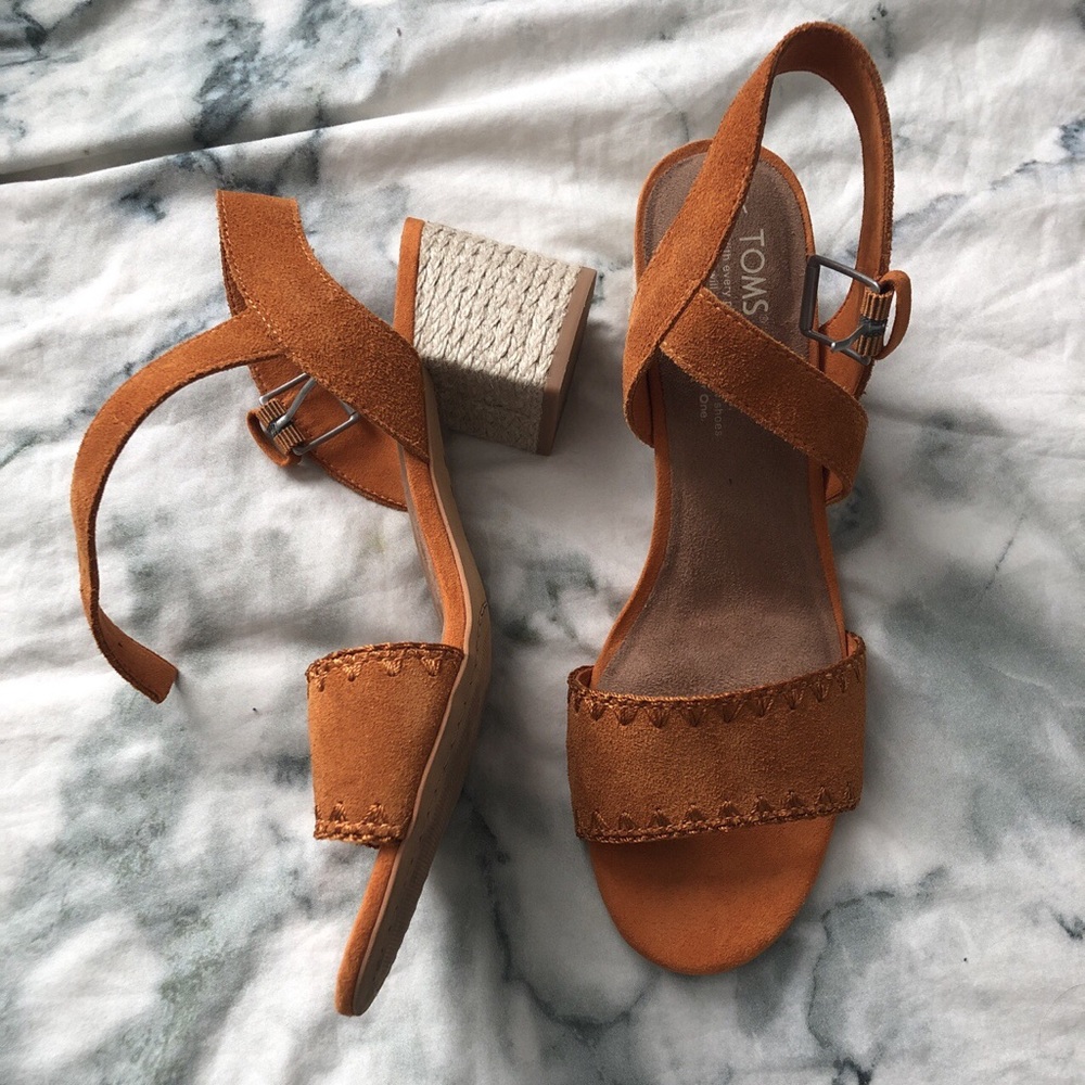 Toms heels